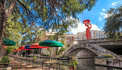 Stroll & Dine Along the River